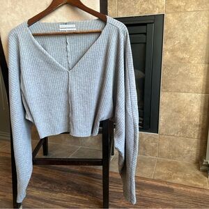Urban Outfitters Light Gray Ribbed V-Neck Oversized Cropped Sweater Size Medium